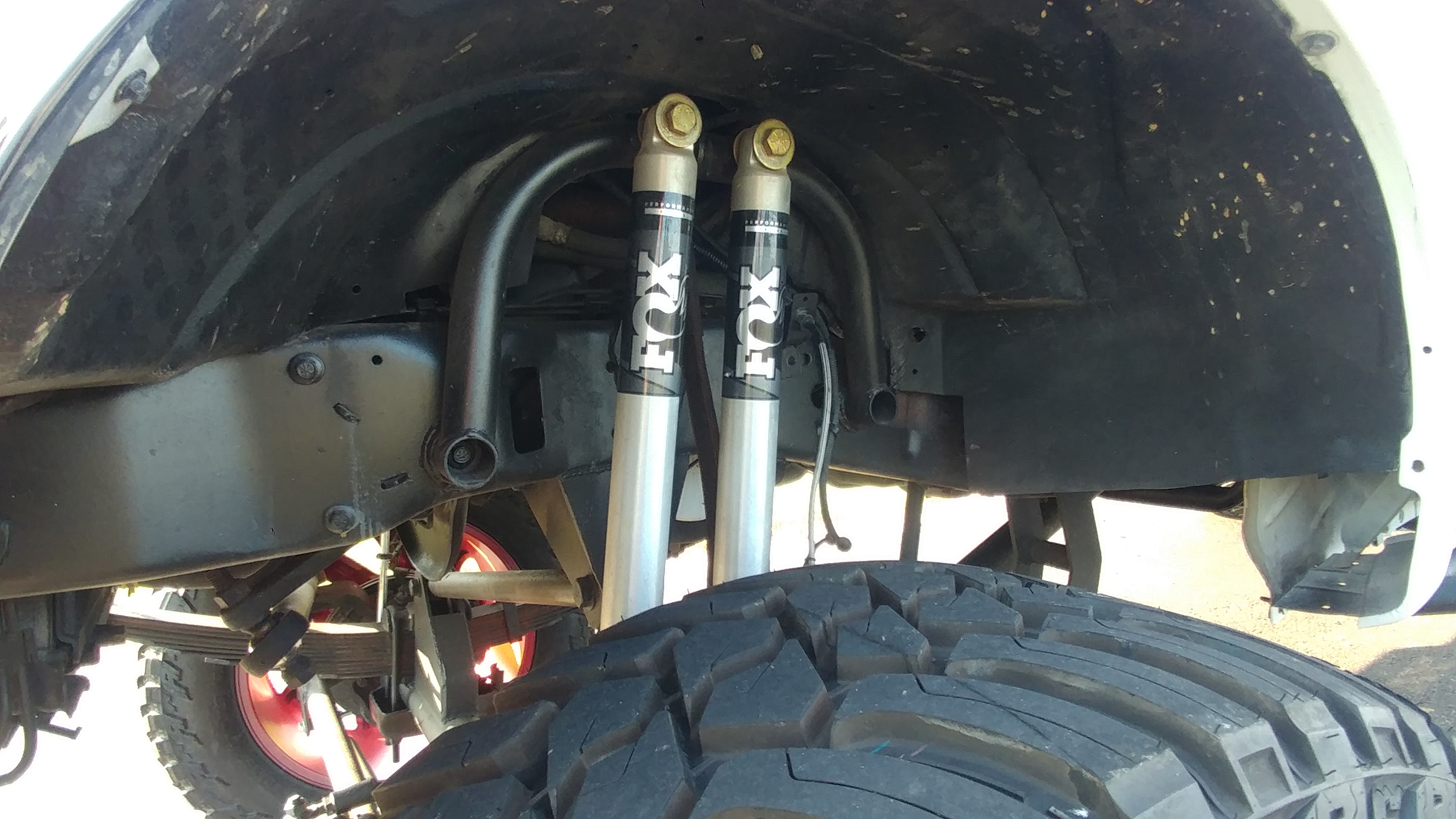Twin Fox 2.0 shocks in the wheel well